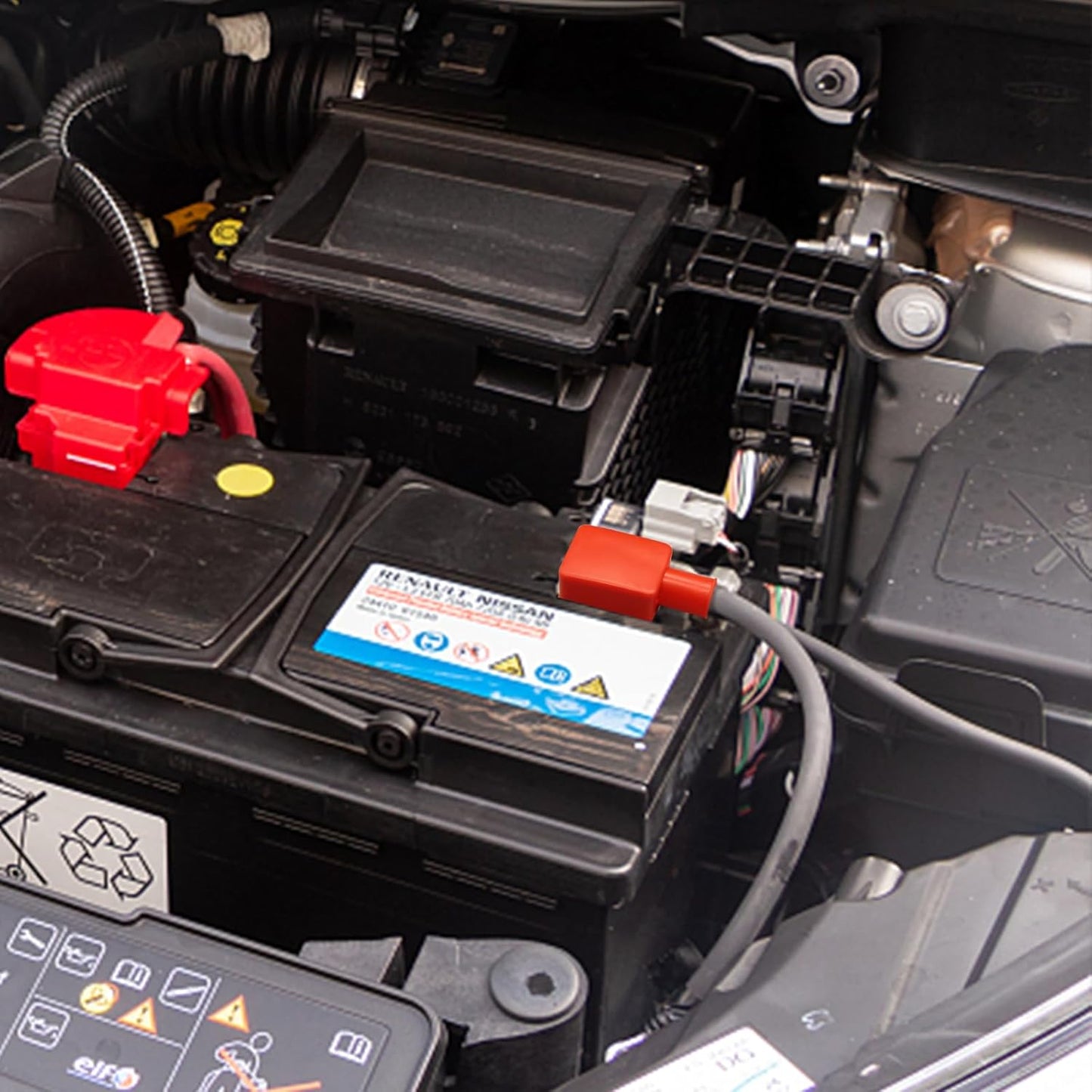 6 St. Batterieklemmenabdeckung, Batterieschutz, isolierende Batterieabdeckung für Auto, weiche Gummi-Abdeckungen für Plus- und Minuspol-Anschlüsse, obere Pol-Kappe für Auto, Schiff, Motorrad, LKW (Rot/Schwarz)