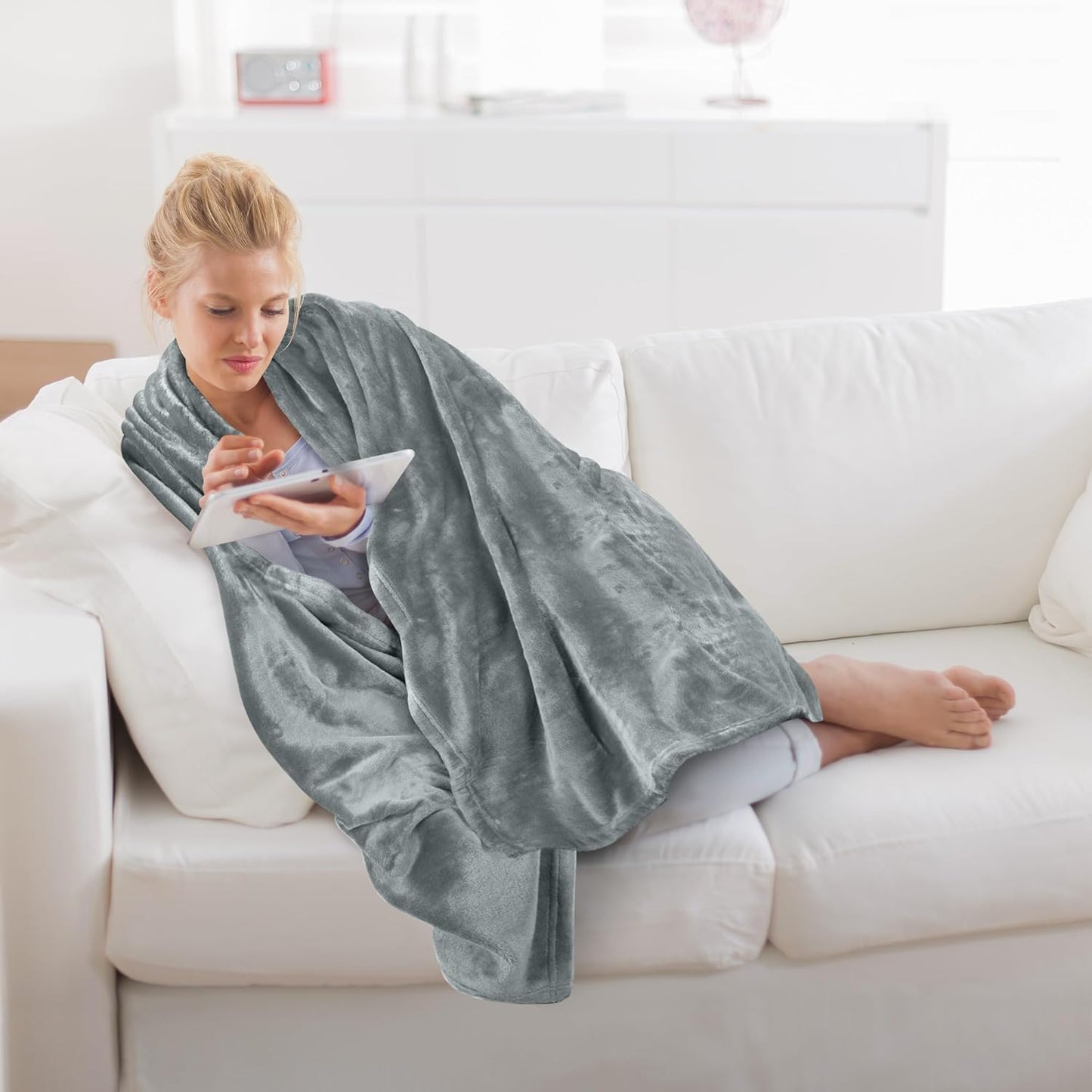 Utopia Bedding 300GSM Fleece Throw Blanket Review: Soft, Cozy, and Versatile