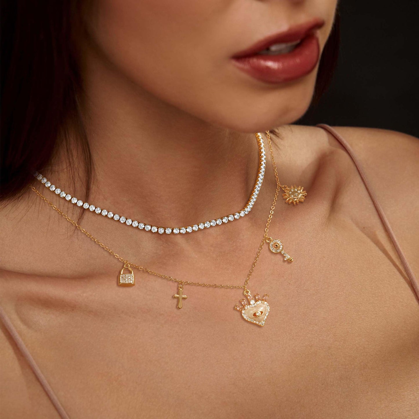 Robaice Tennis-Halskette für Damen, 14 Karat vergoldete Strass-Halskette für Frauen, zierliche Cubic Zirkonia geschliffene Kunst-Diamant-Kette 2 mm