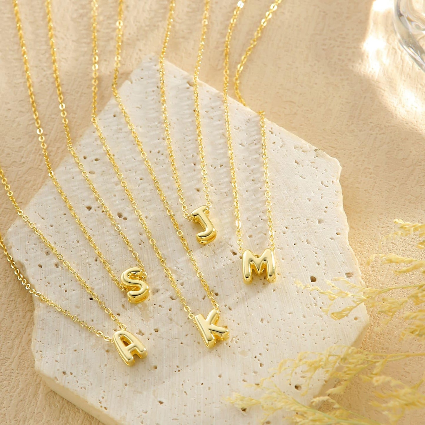 Thaivor Osterkorb-Füller – Initialen-Halsketten für Frauen, 14K vergoldete Bubble Letter Halskette, geschichtete zierliche süße Choker-Anhänger, Stapel-Schmuck, Mode-Accessoires, Teenager-Trendgeschenk