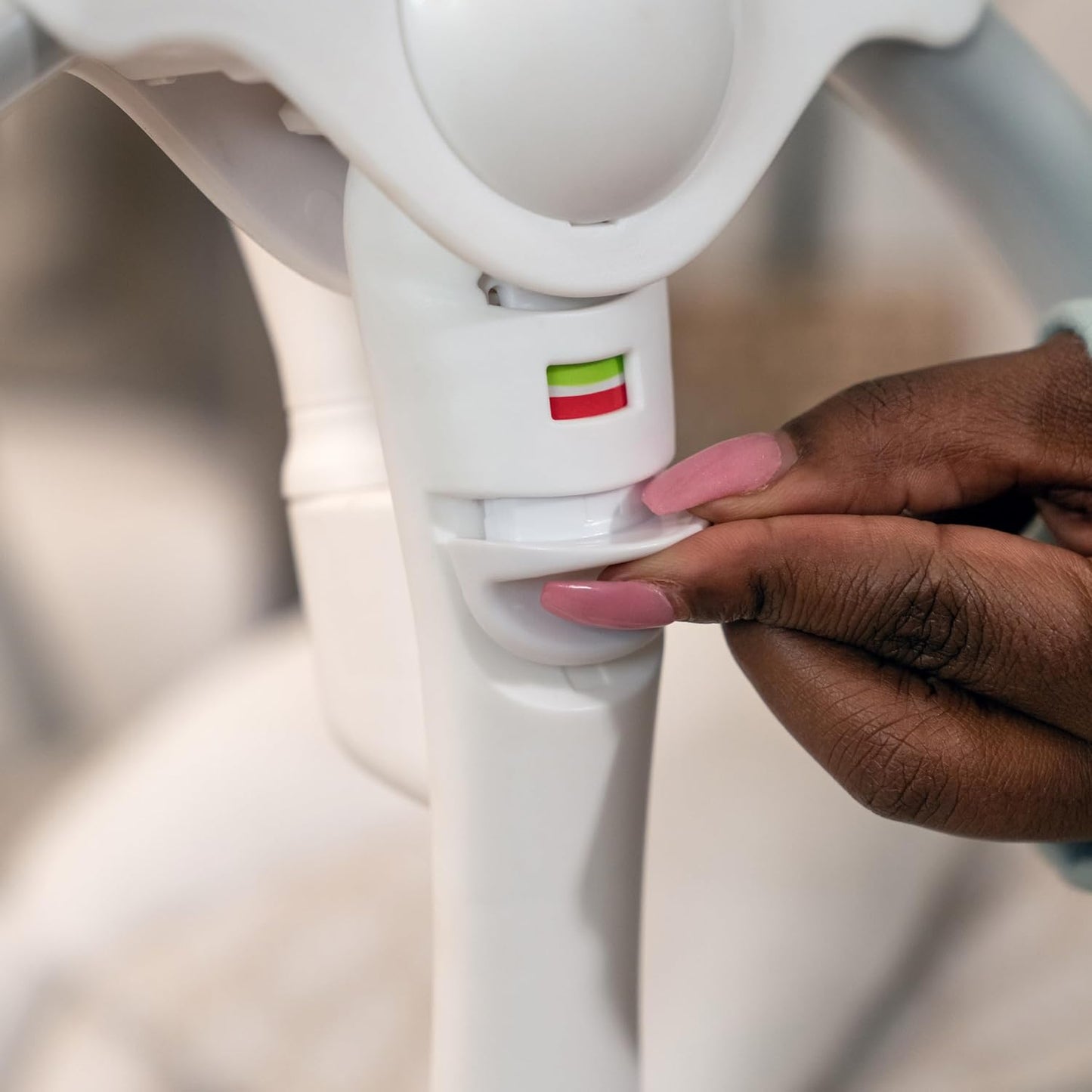 Ingenuity ConvertMe 2-in-1 Kompakte tragbare automatische Babyschaukel & Babysitz, batteriebetriebene Vibrationen, Naturgeräusche, 0-9 Monate 2,7-9 kg (Raylan)