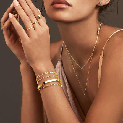 Goldarmbänder für Frauen Stapel Nicht Anlaufen, 14K Vergoldete Stapelbare Armbänder Set für Frauen Trendy, Wasserdicht Einfacher Schmuck Sets Geschenke Inklusive Perlen-/Kuban-/Büroklammer-/Fischgräten-/Seilglieder-Kette, Modeaccessoires