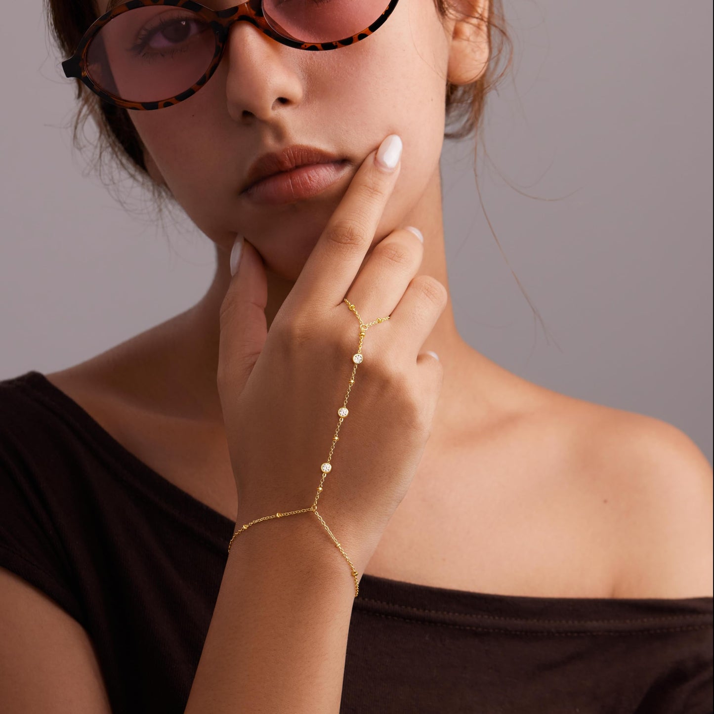 Goldarmbänder für Frauen Stapel Nicht Anlaufen, 14K Vergoldete Stapelbare Armbänder Set für Frauen Trendy, Wasserdicht Einfacher Schmuck Sets Geschenke Inklusive Perlen-/Kuban-/Büroklammer-/Fischgräten-/Seilglieder-Kette, Modeaccessoires