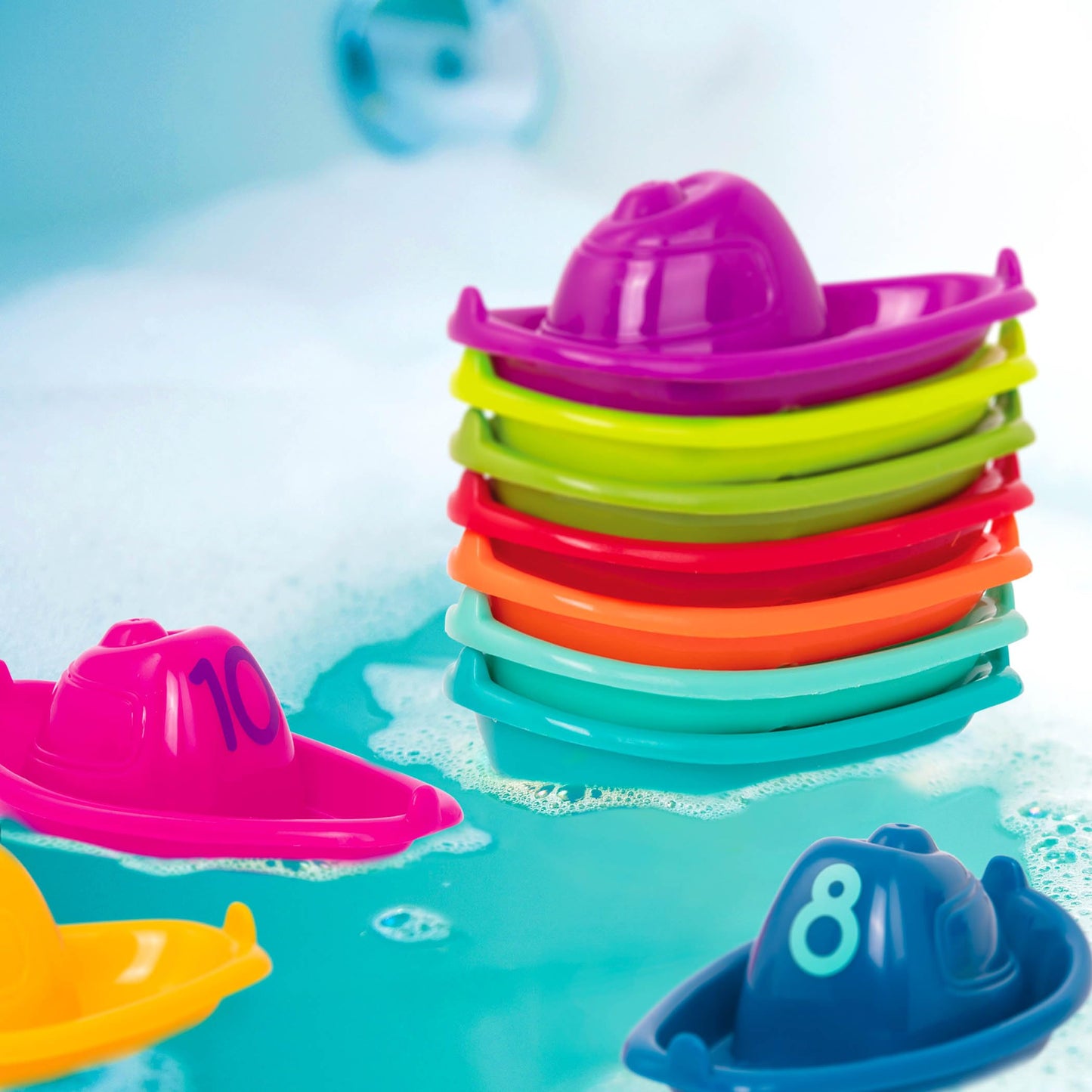 Battat – 10 Stapelboote für die Badewanne – nummerierte und stapelbare Badespielzeuge – schwimmende Spielzeuge für Badewanne, Pool,, Strand – Lernspielzeuge – 6+ Monate