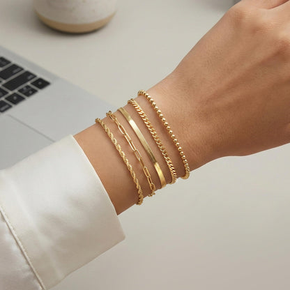Goldarmbänder für Frauen Stapel Nicht Anlaufen, 14K Vergoldete Stapelbare Armbänder Set für Frauen Trendy, Wasserdicht Einfacher Schmuck Sets Geschenke Inklusive Perlen-/Kuban-/Büroklammer-/Fischgräten-/Seilglieder-Kette, Modeaccessoires