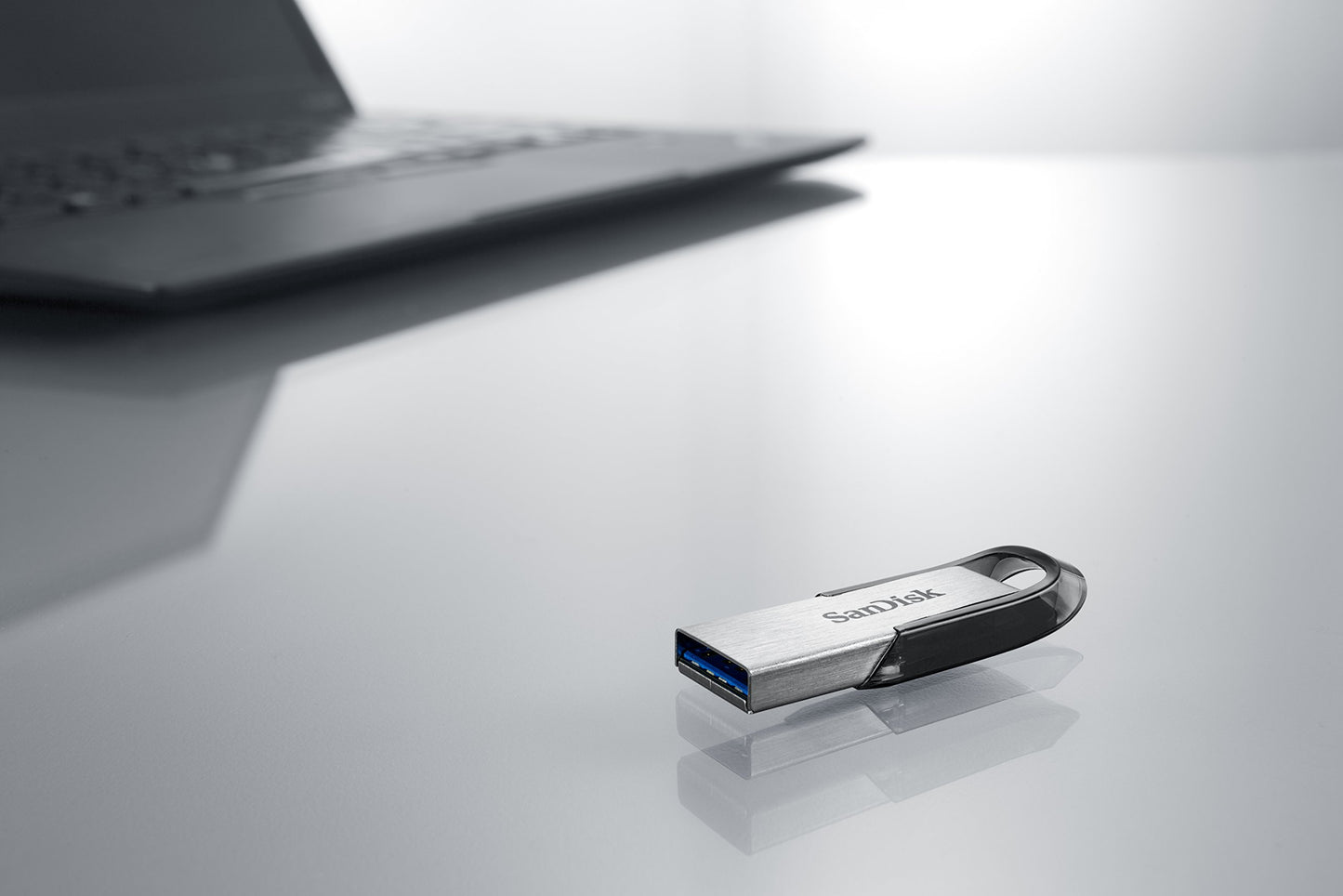 SanDisk 128GB Ultra Flair USB 3.0 Flash-Laufwerk - SDCZ73-128G-G46, schwarz