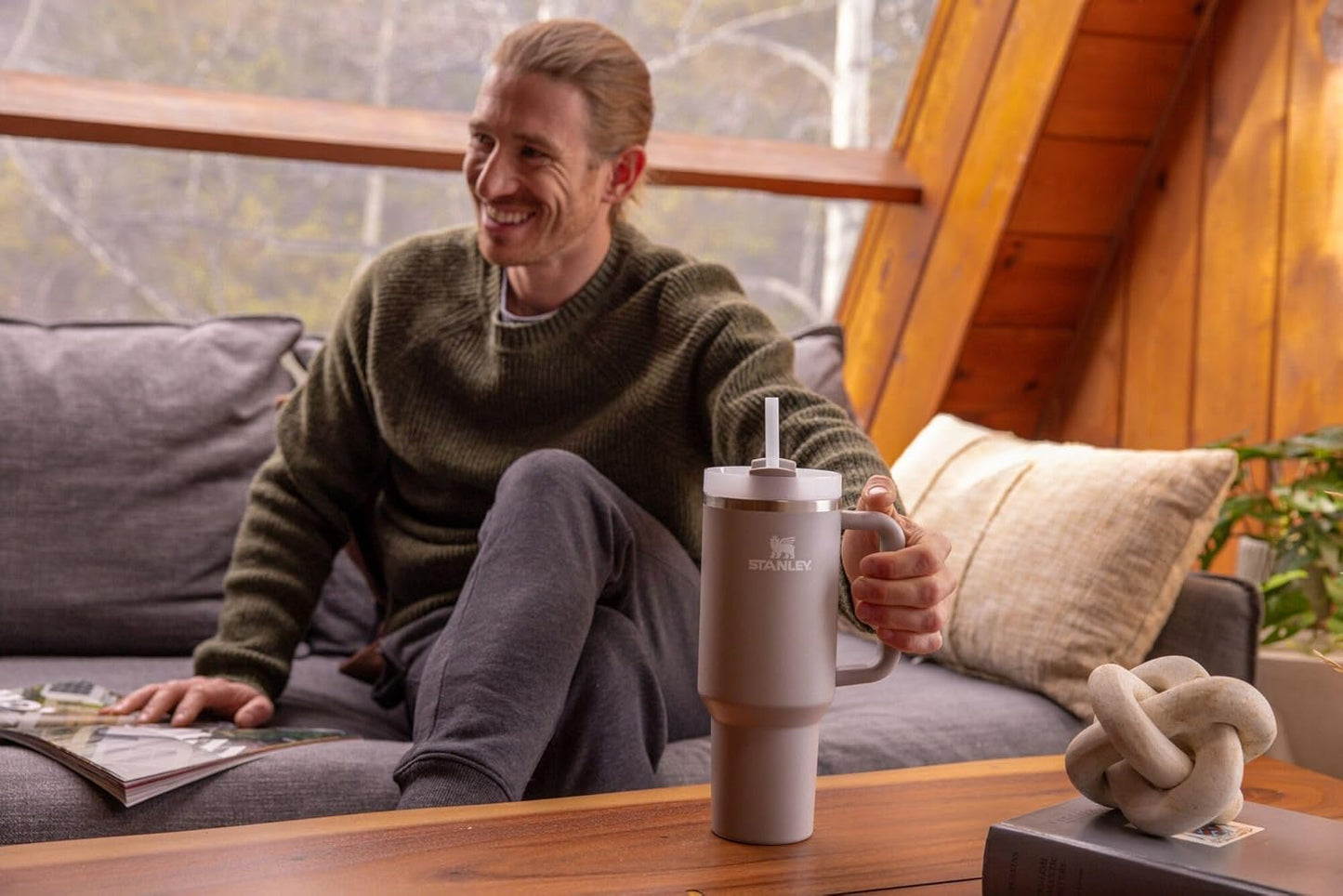 Vaso Stanley Quencher H2.0 con asa y pajita de 40 oz | Tapa Flowstate de 3 posiciones | Compatible con portavasos para viajes | Vaso térmico de acero inoxidable | Sin BPA | Arándano