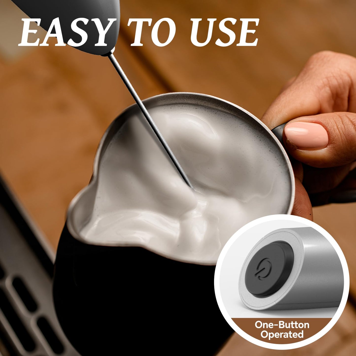SIMPLETASTE Milchaufschäumer Handheld Elektrischer Quirl, Getränkemixer mit Edelstahl Schneebesen für Cappuccino, Bulletproof Coffee, Latte, mit Ständer, Schwarz, Batteriebetrieben