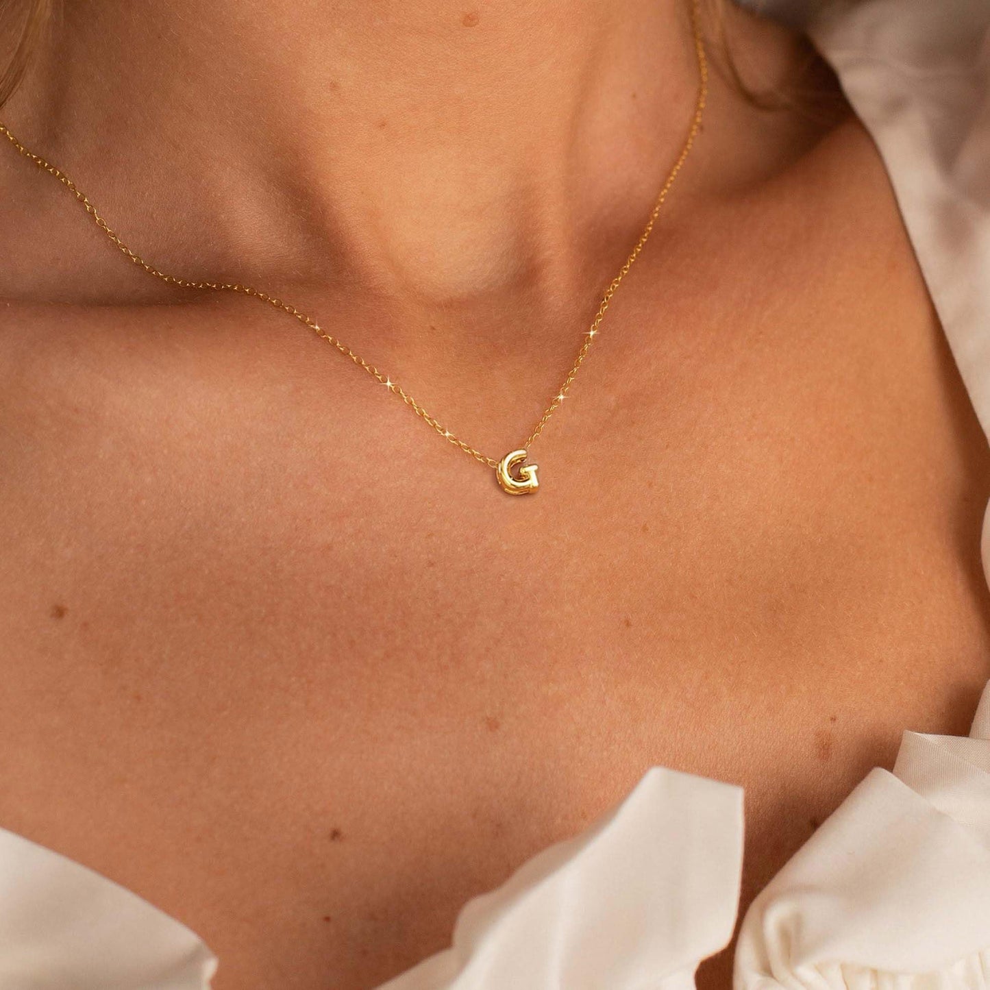 Thaivor Osterkorb-Füller – Initialen-Halsketten für Frauen, 14K vergoldete Bubble Letter Halskette, geschichtete zierliche süße Choker-Anhänger, Stapel-Schmuck, Mode-Accessoires, Teenager-Trendgeschenk