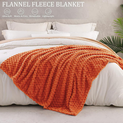 Cozy Up with the Exclusivo Mezcla Fleece King Blanket