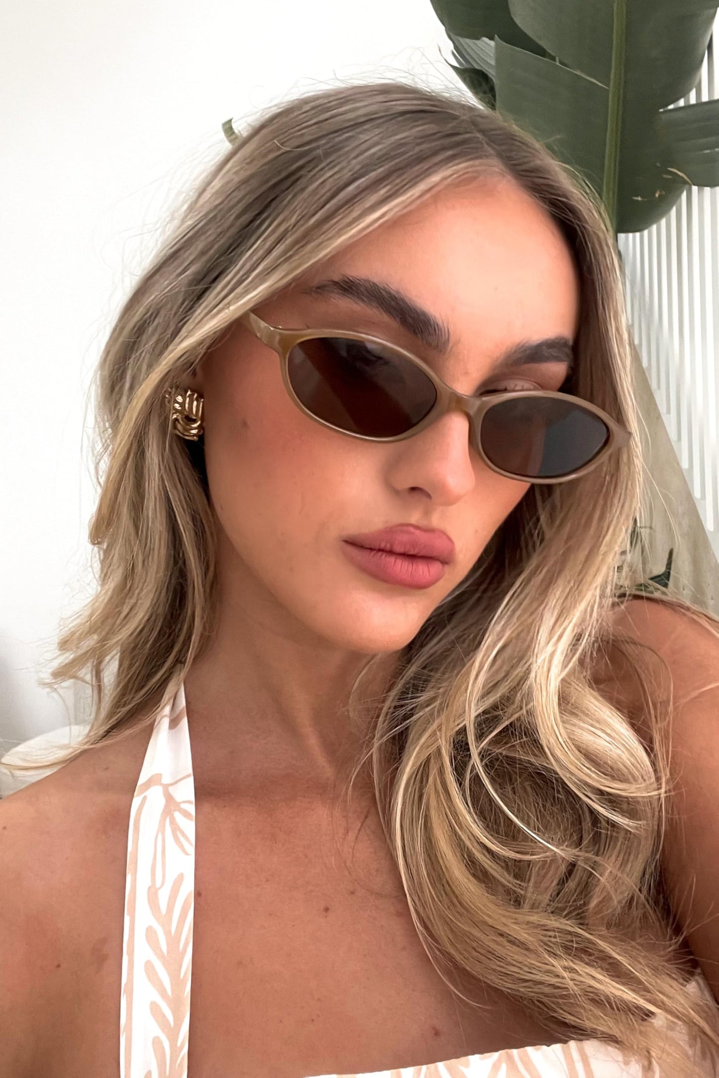 GUVIVI Retro Ovale Sonnenbrille für Damen Chic Cat Eye 90er Jahre Sonnenbrille Leichte Schmale Sonnenbrille Trendiger UV-Schutz Sonnenbrille
