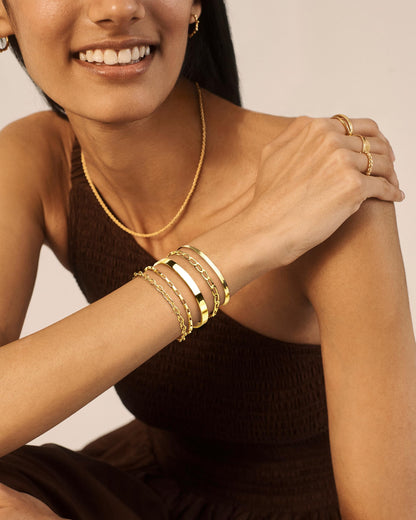 Goldarmbänder für Frauen Stapel Nicht Anlaufen, 14K Vergoldete Stapelbare Armbänder Set für Frauen Trendy, Wasserdicht Einfacher Schmuck Sets Geschenke Inklusive Perlen-/Kuban-/Büroklammer-/Fischgräten-/Seilglieder-Kette, Modeaccessoires