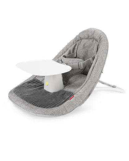Skip Hop Baby Ergonomischer Aktivitäts-Bodenstuhl für aufrechtes Sitzen, leicht und reisefreundlich, Silver Lining Cloud Grey, Alter 0+