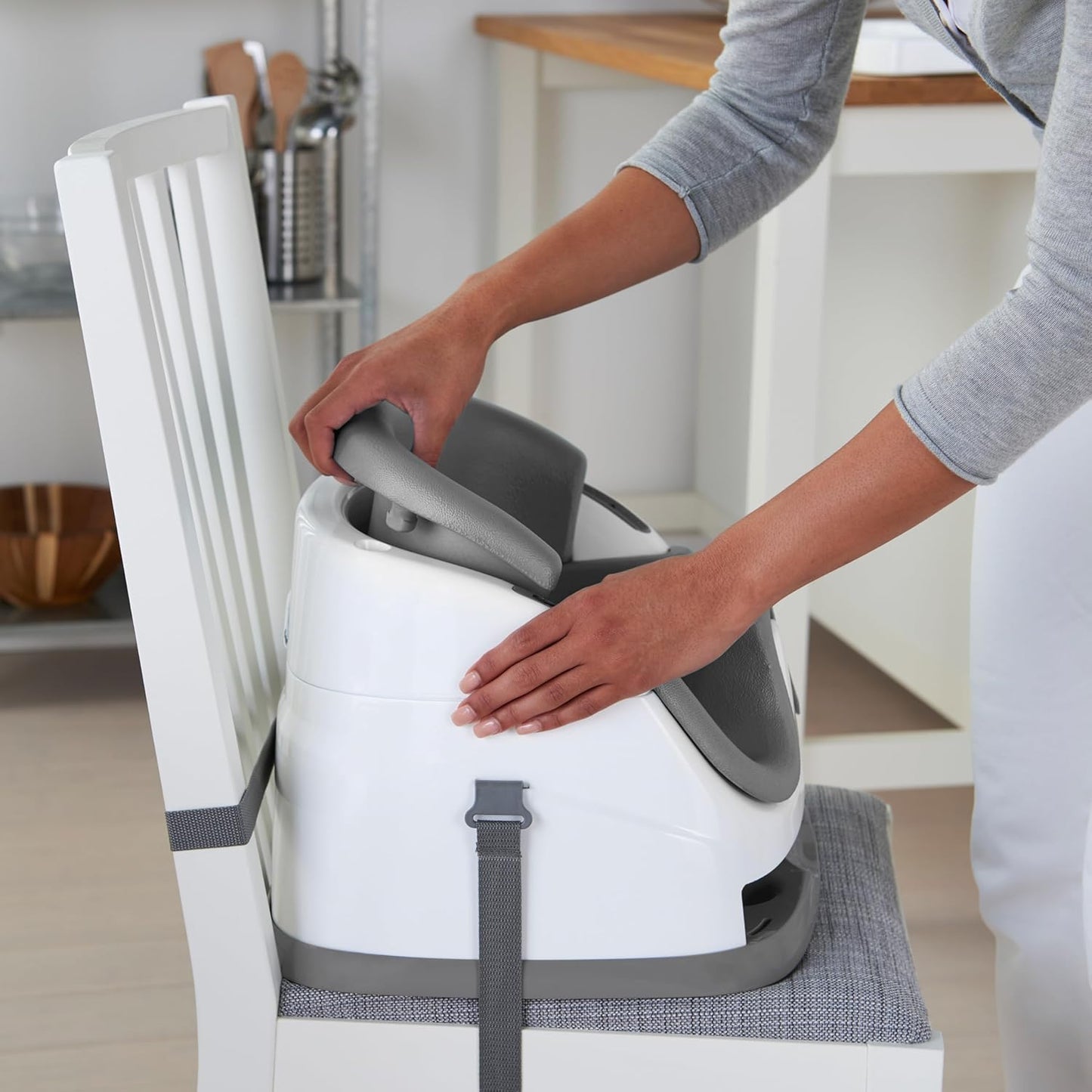 Ingenuity Baby Base 2-in-1 Sitzerhöhung mit Esstablett – Night Sky
