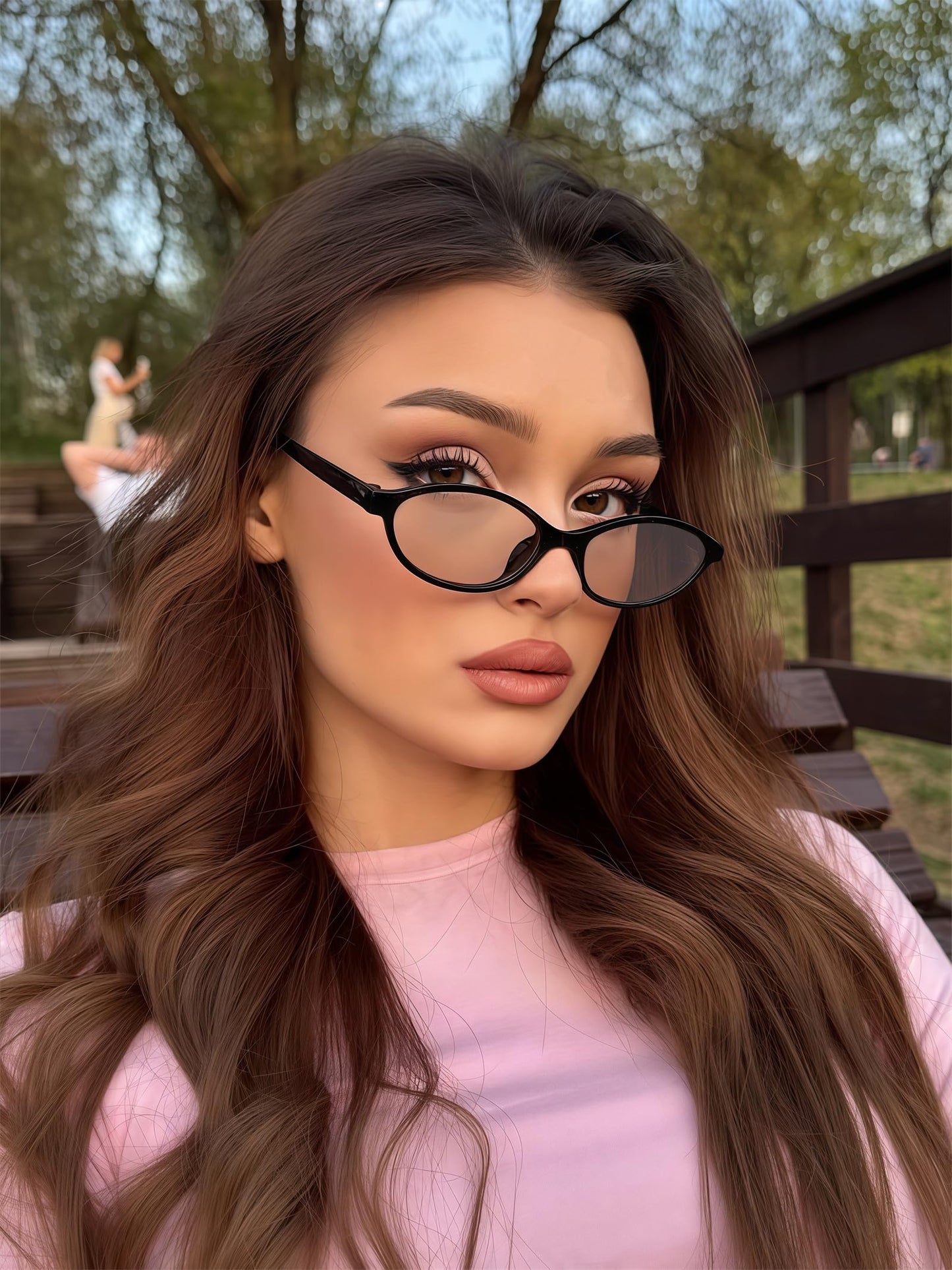 GUVIVI Retro Ovale Sonnenbrille für Damen Chic Cat Eye 90er Jahre Sonnenbrille Leichte Schmale Sonnenbrille Trendiger UV-Schutz Sonnenbrille