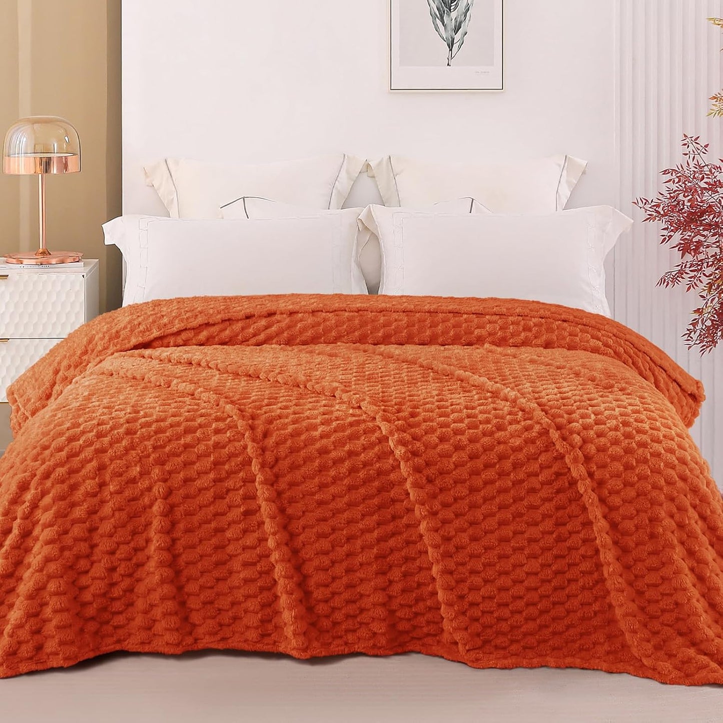 Cozy Up with the Exclusivo Mezcla Fleece King Blanket