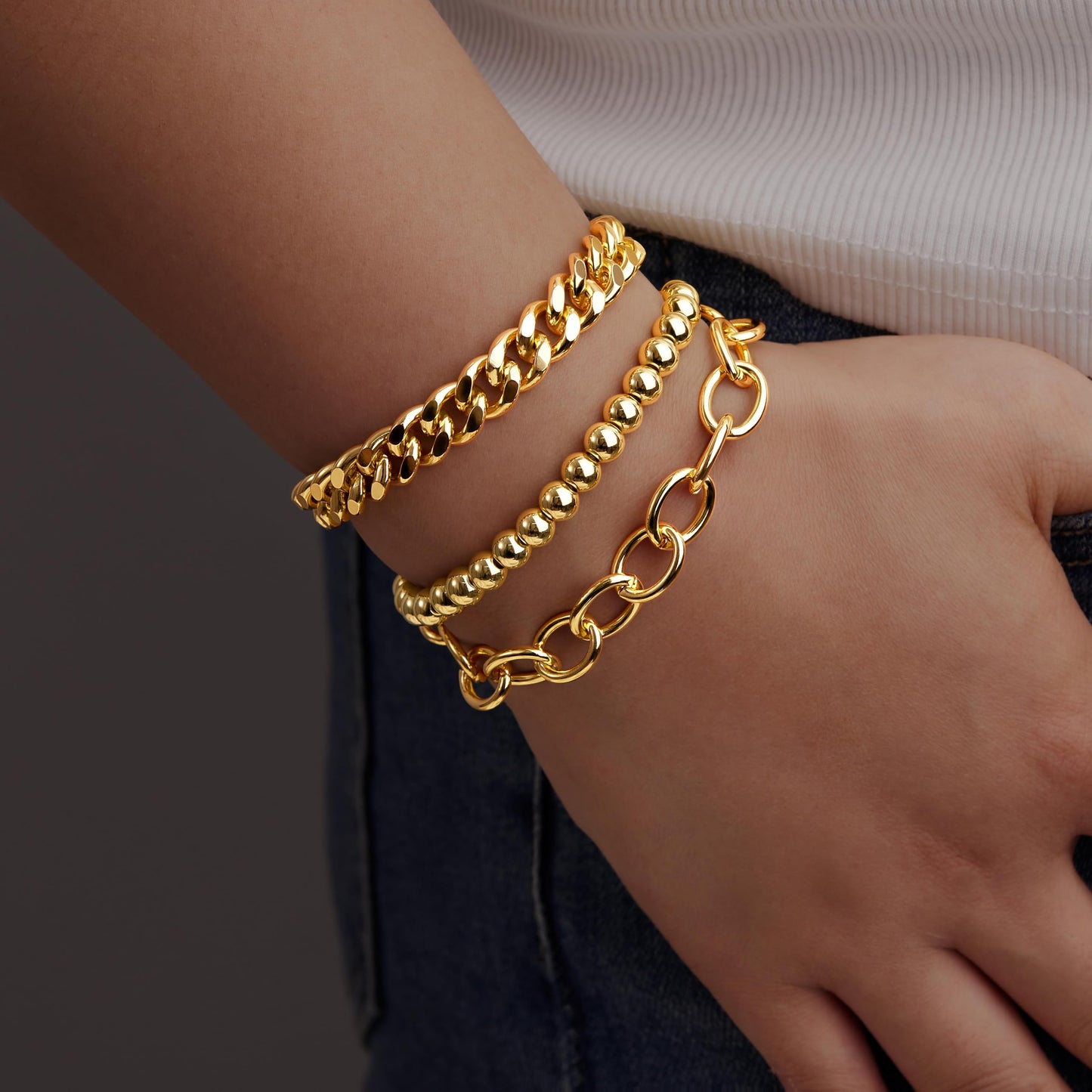 Goldarmbänder für Frauen Stapel Nicht Anlaufen, 14K Vergoldete Stapelbare Armbänder Set für Frauen Trendy, Wasserdicht Einfacher Schmuck Sets Geschenke Inklusive Perlen-/Kuban-/Büroklammer-/Fischgräten-/Seilglieder-Kette, Modeaccessoires
