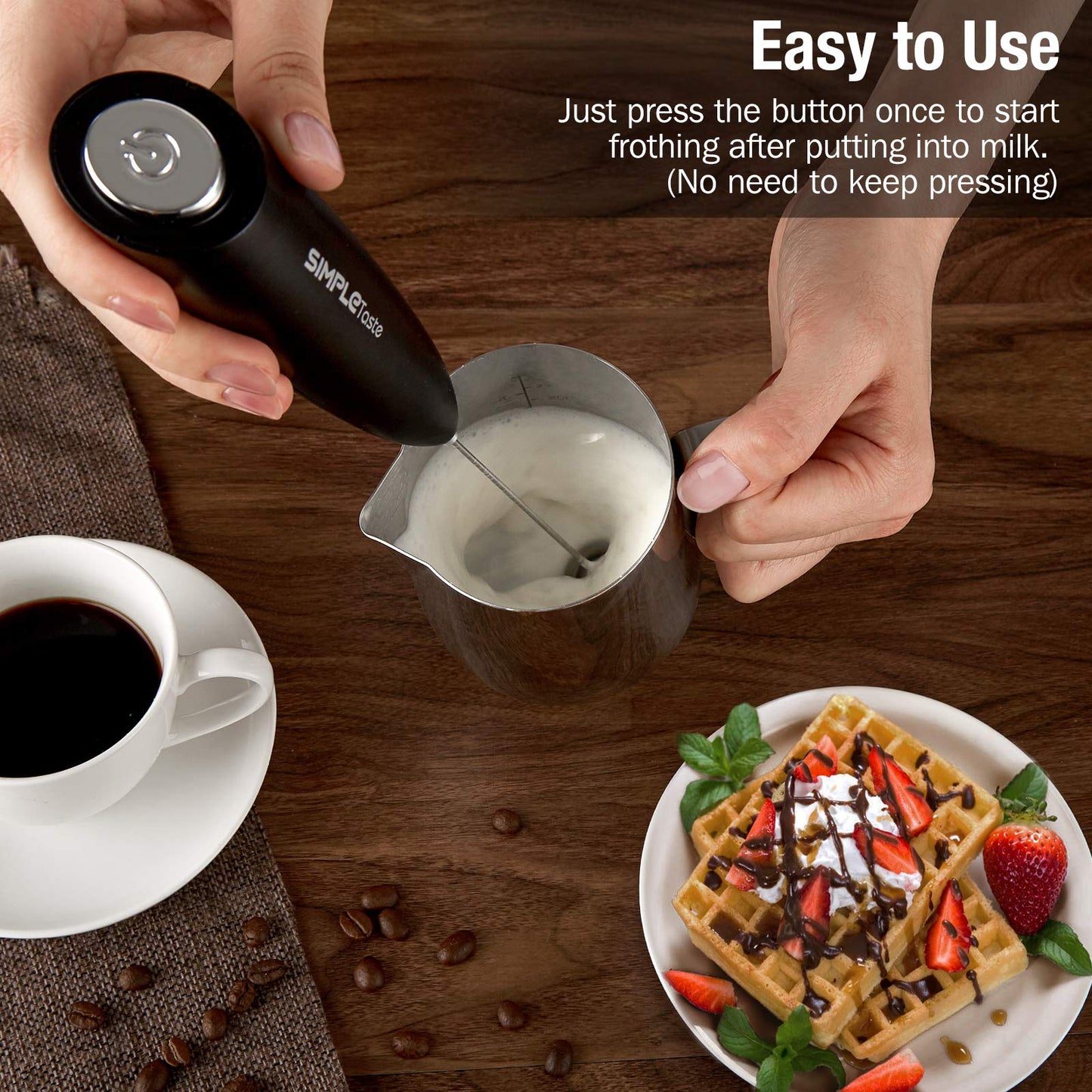 SIMPLETASTE Milchaufschäumer Handheld Elektrischer Quirl, Getränkemixer mit Edelstahl Schneebesen für Cappuccino, Bulletproof Coffee, Latte, mit Ständer, Schwarz, Batteriebetrieben