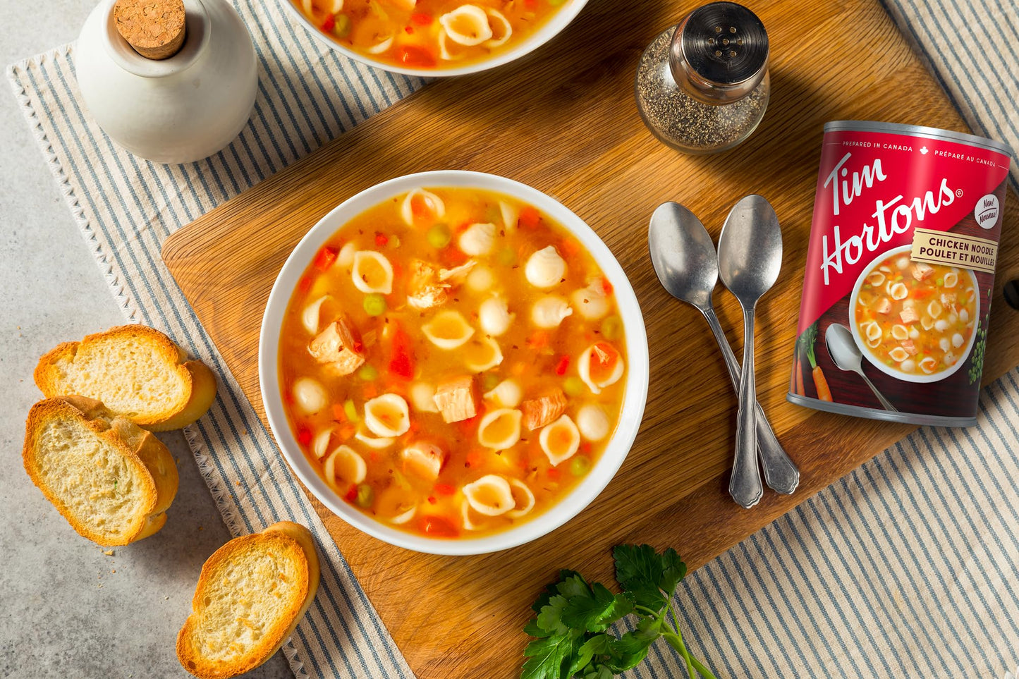 Tim Hortons Hühnernudelsuppe, servierfertig, 540 ml Dose {Importiert aus Kanada}