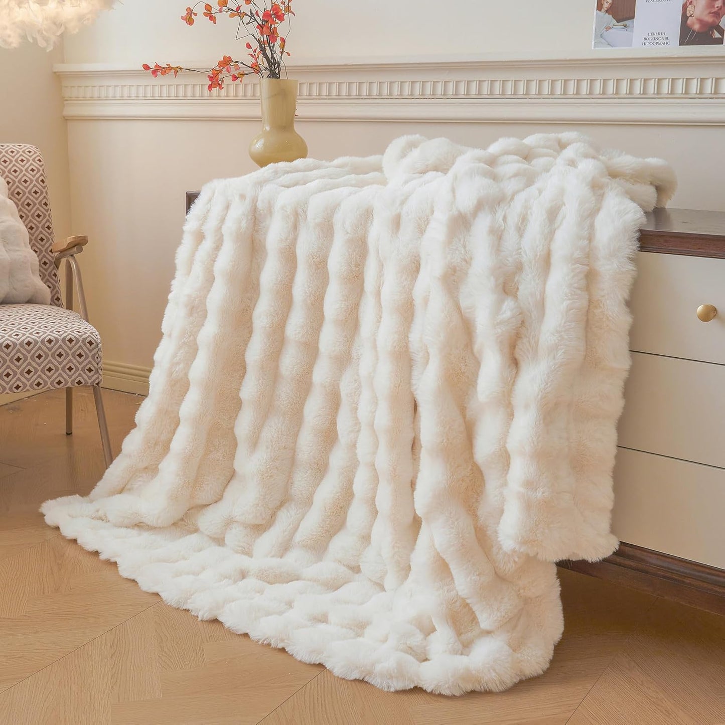 Luxurious Comfort: LIFEREVO's Fluffy Faux Rabbit Fur Throw