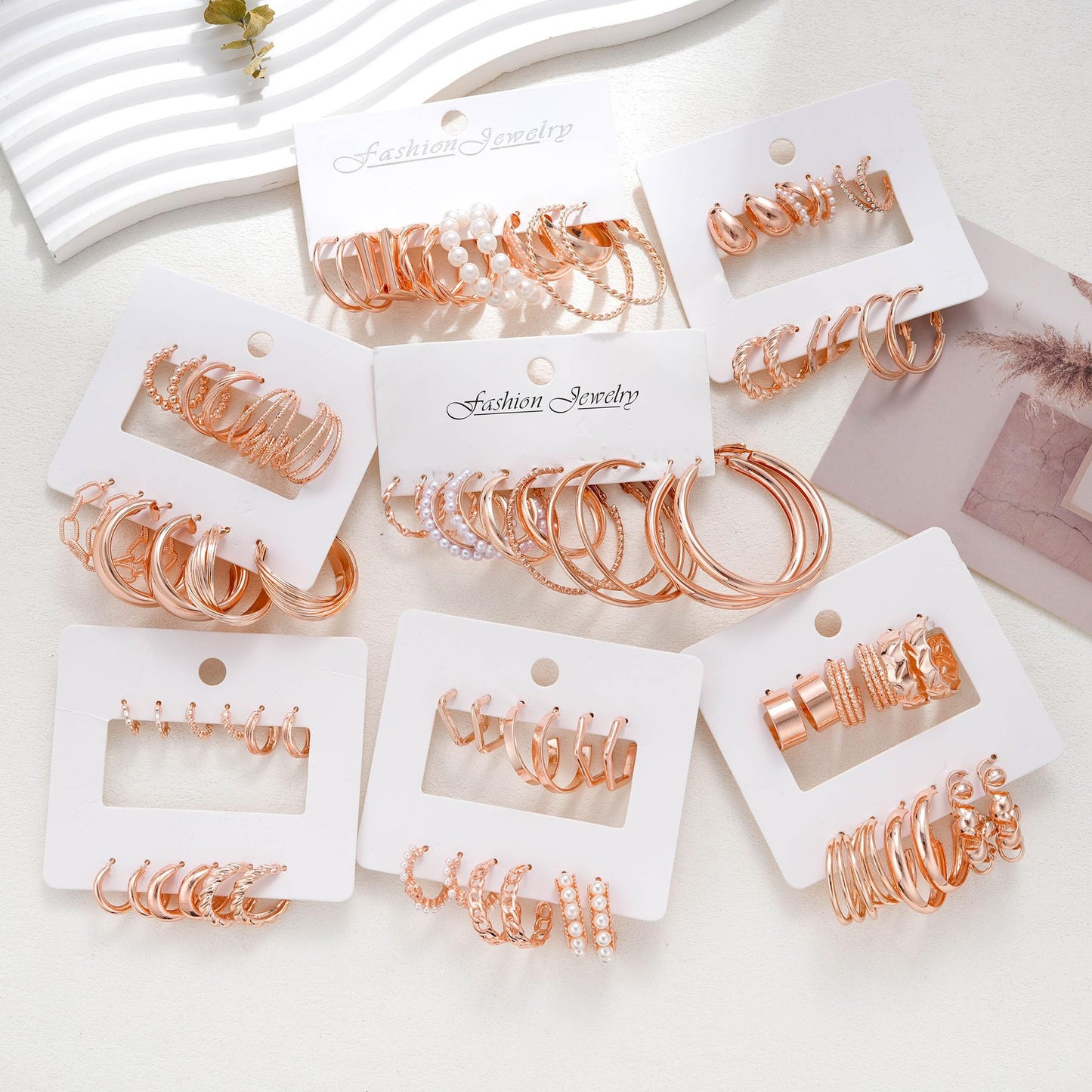 42 Paar goldene Creolen für Damen, Modisches klobiges Perlenohrring-Multipack, gedrehter Statement-Ohrring-Pack, hypoallergene kleine große Creolen für Geburtstagsfeiern (Gold-42 Paare)