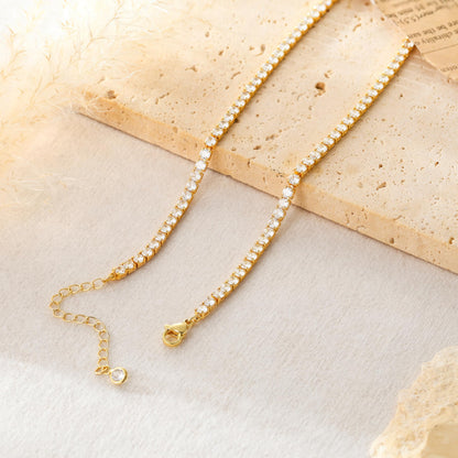 Robaice Tennis-Halskette für Damen, 14 Karat vergoldete Strass-Halskette für Frauen, zierliche Cubic Zirkonia geschliffene Kunst-Diamant-Kette 2 mm