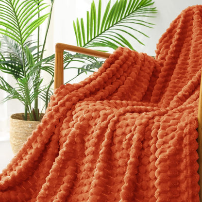 Cozy Up with the Exclusivo Mezcla Fleece King Blanket