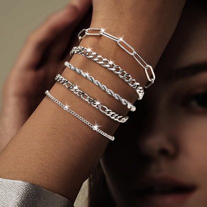 Goldarmbänder für Frauen Stapel Nicht Anlaufen, 14K Vergoldete Stapelbare Armbänder Set für Frauen Trendy, Wasserdicht Einfacher Schmuck Sets Geschenke Inklusive Perlen-/Kuban-/Büroklammer-/Fischgräten-/Seilglieder-Kette, Modeaccessoires
