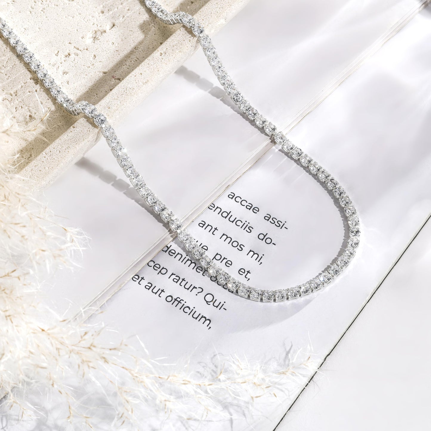 Robaice Tennis-Halskette für Damen, 14 Karat vergoldete Strass-Halskette für Frauen, zierliche Cubic Zirkonia geschliffene Kunst-Diamant-Kette 2 mm