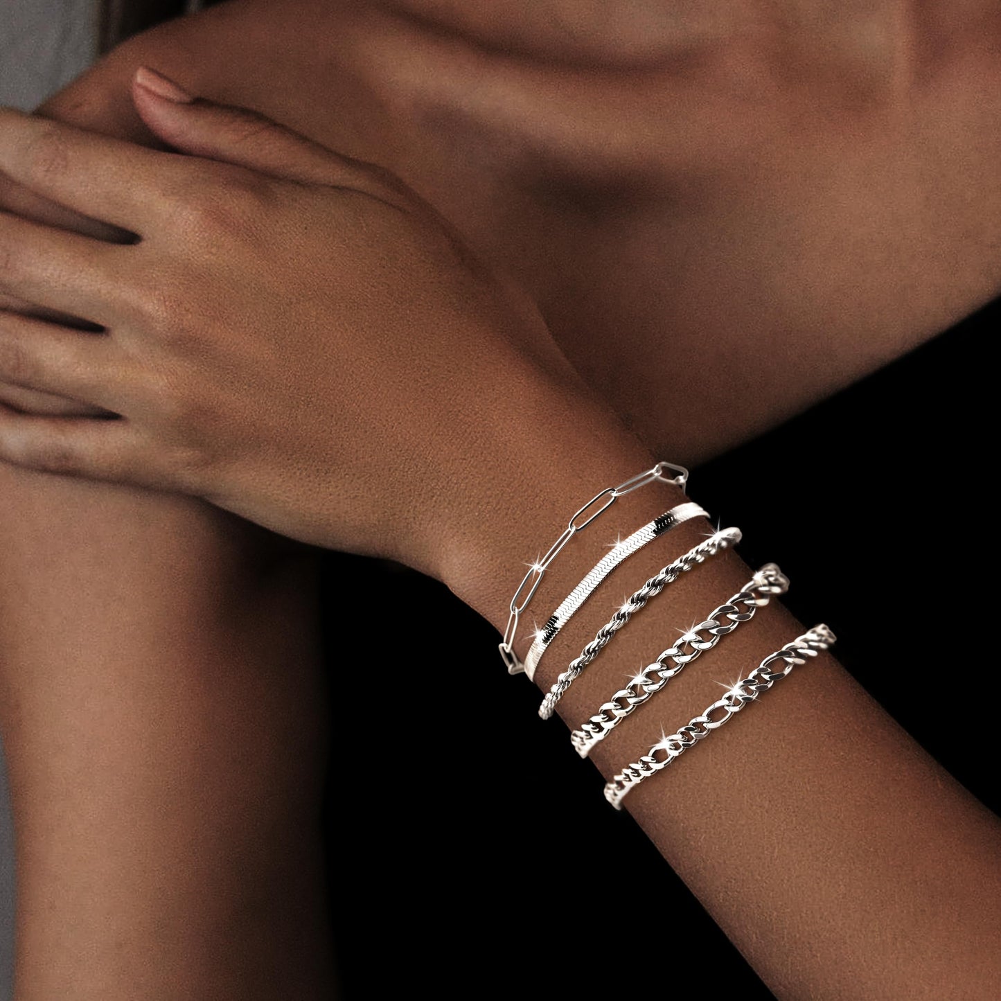 Goldarmbänder für Frauen Stapel Nicht Anlaufen, 14K Vergoldete Stapelbare Armbänder Set für Frauen Trendy, Wasserdicht Einfacher Schmuck Sets Geschenke Inklusive Perlen-/Kuban-/Büroklammer-/Fischgräten-/Seilglieder-Kette, Modeaccessoires