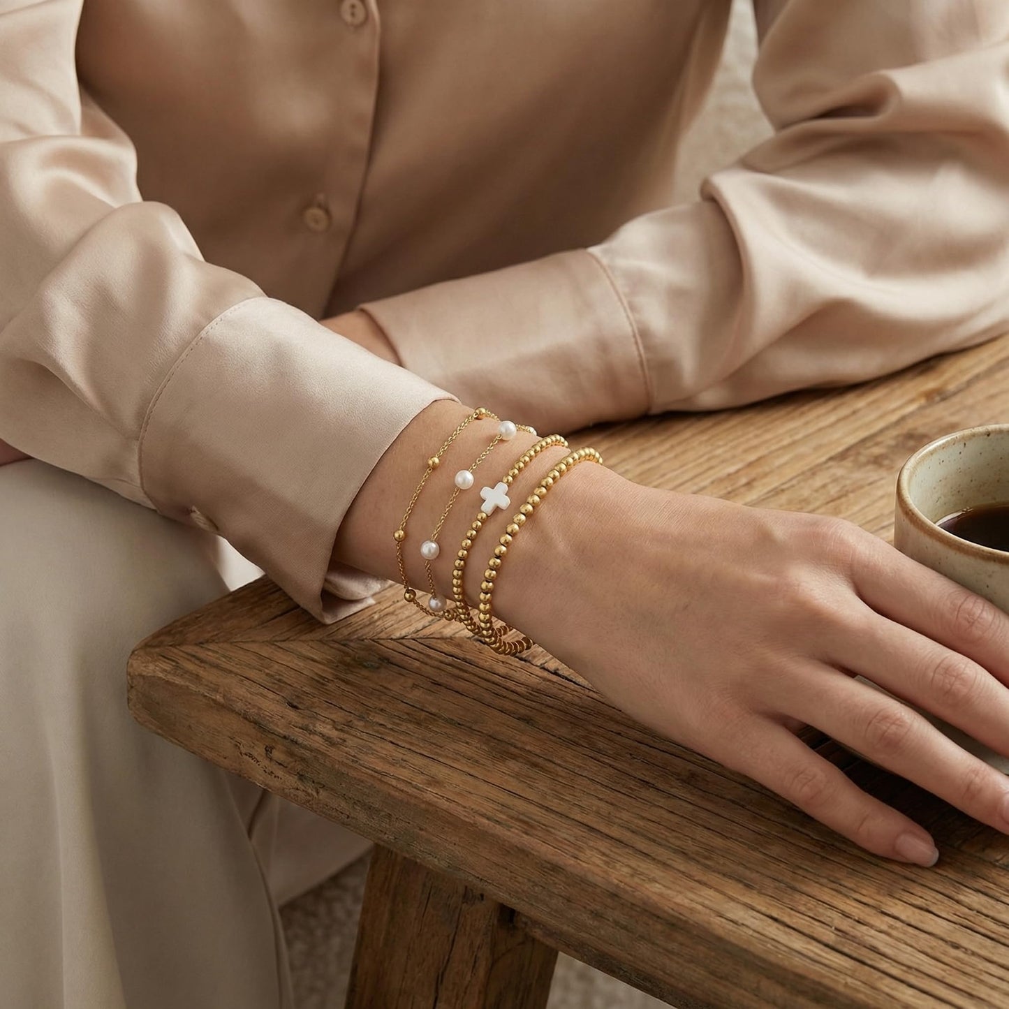PEALICIOUS 2 STÜCK Gold Armmanschette für Damen, Arm Cuff Gold Minimalistisches Oberarmarmband für Mädchen, Stapelbare Armbandmanschetten, Verstellbare Armreifen Offen als Boho Valentinstag Schmuck Strand Sommer Geschenke