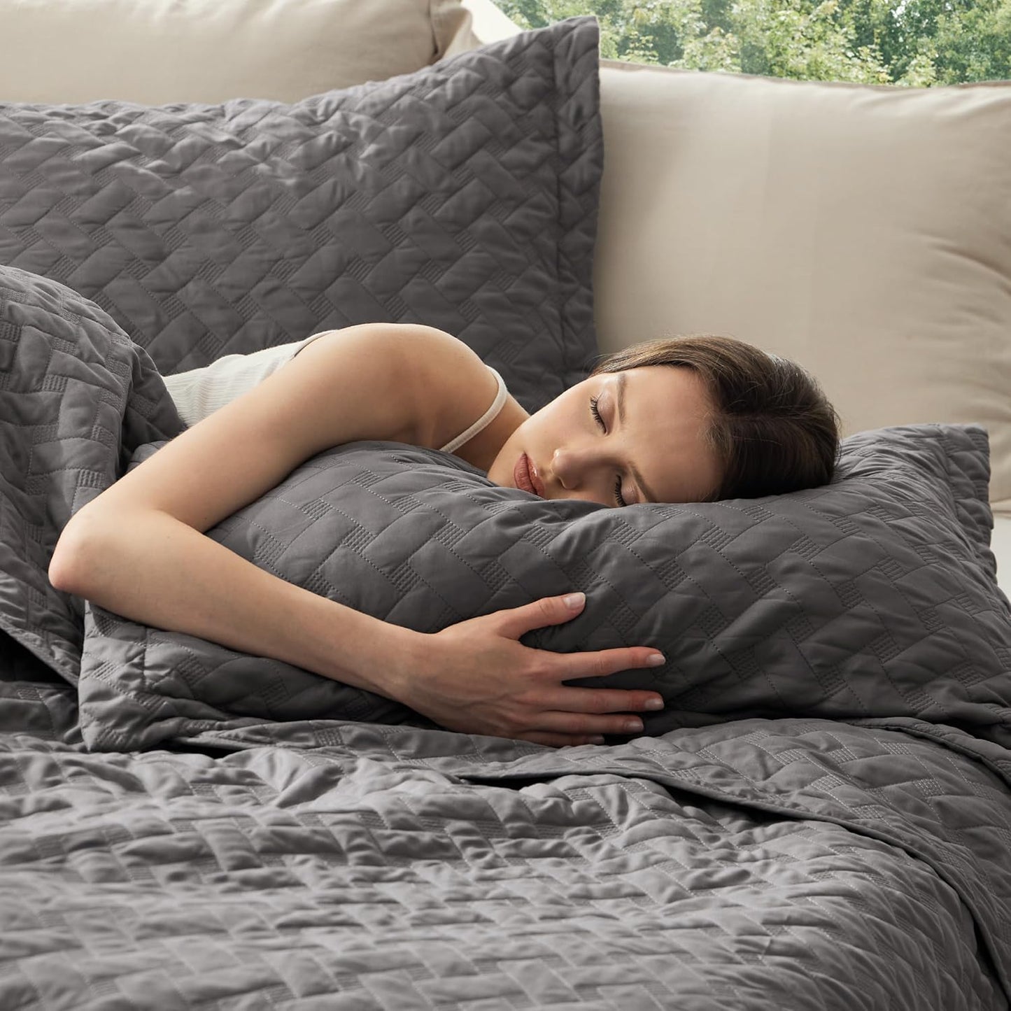 Bedsure Quilts Queen Size - Soft, Stylish, and Perfect for All Seasons