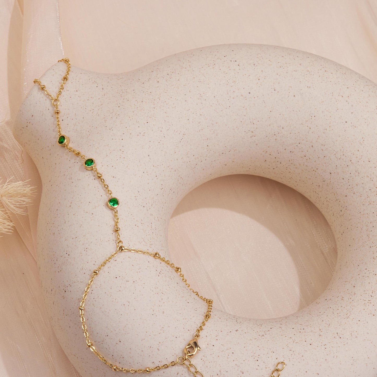 Goldarmbänder für Frauen Stapel Nicht Anlaufen, 14K Vergoldete Stapelbare Armbänder Set für Frauen Trendy, Wasserdicht Einfacher Schmuck Sets Geschenke Inklusive Perlen-/Kuban-/Büroklammer-/Fischgräten-/Seilglieder-Kette, Modeaccessoires