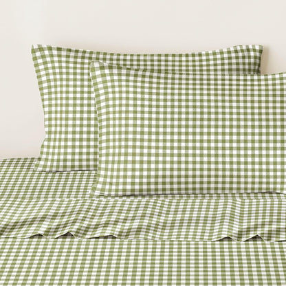 Wake In Cloud Gingham Bed Sheets Set: A Cozy Addition to Your Dorm Room