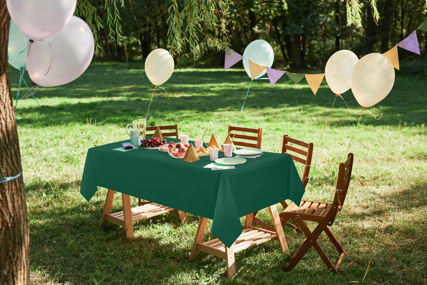 Utopia Kitchen Einweg-Tischdecke aus Kunststoff (12er Pack – 137x274 cm) Weiß Rechteckige Tischdecke Wasserdicht Schmutzabweisend Party-Tischdecke