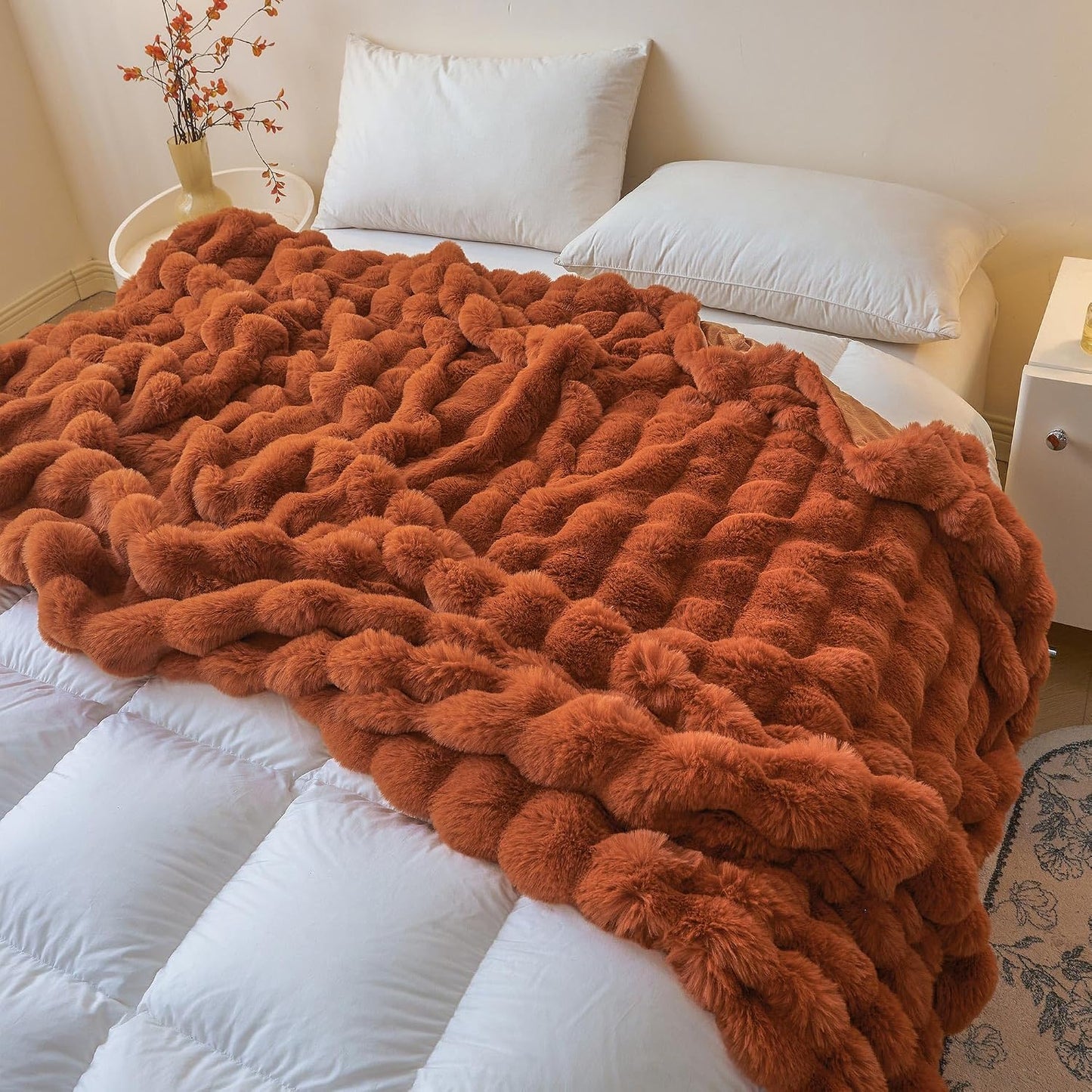 LIFEREVO Fluffy Faux Rabbit Fur Bubble Throw Review: A Soft, Stylish, and Versatile Blanket