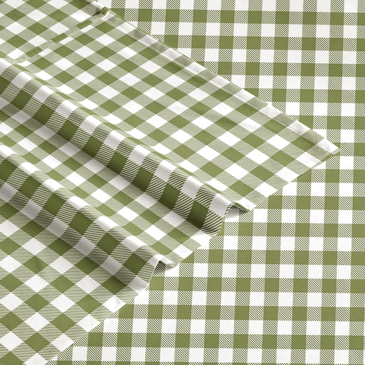 Wake In Cloud Gingham Bed Sheets Set: A Cozy Addition to Your Dorm Room