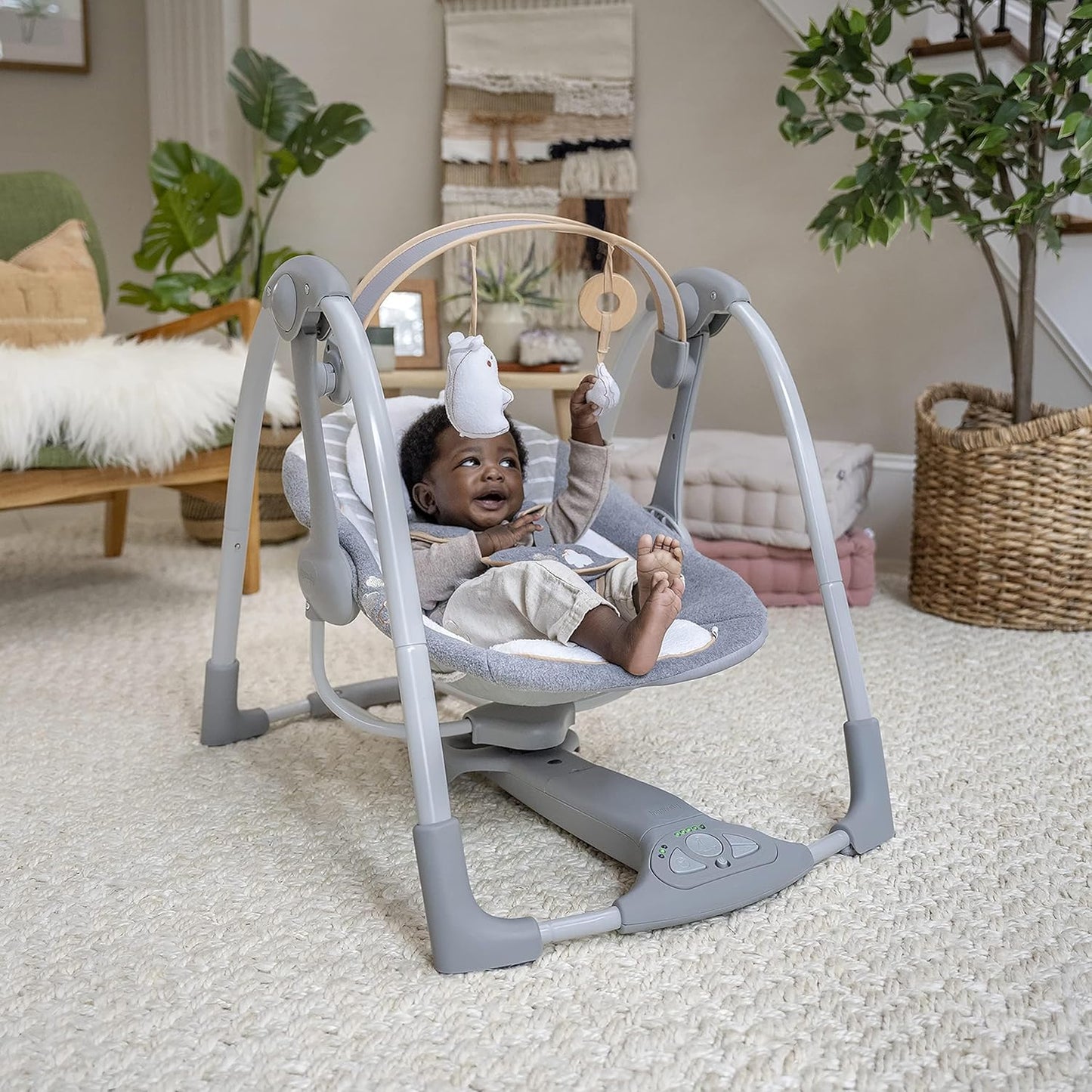 Ingenuity ConvertMe 2-in-1 Kompakte tragbare automatische Babyschaukel & Babysitz, batteriebetriebene Vibrationen, Naturgeräusche, 0-9 Monate 2,7-9 kg (Raylan)
