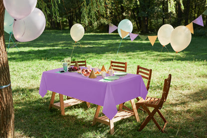 Utopia Kitchen Einweg-Tischdecke aus Kunststoff (12er Pack – 137x274 cm) Weiß Rechteckige Tischdecke Wasserdicht Schmutzabweisend Party-Tischdecke